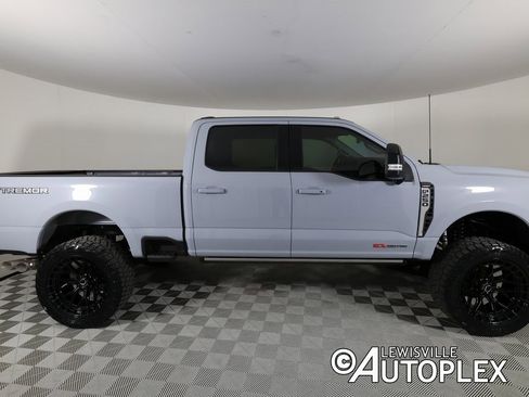 Used 2026 Ford F250 Lariat w/ Tremor Off-Road Package image 4