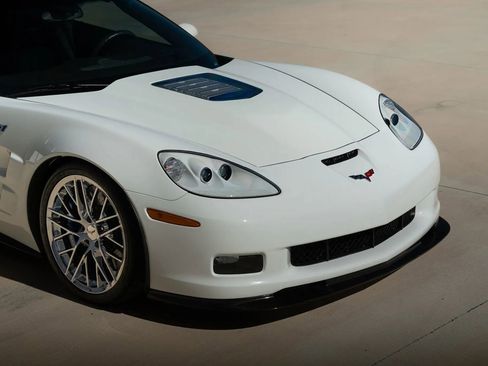 Used 2010 Chevrolet Corvette ZR1 w/ Preferred Equipment Group RWD image 65