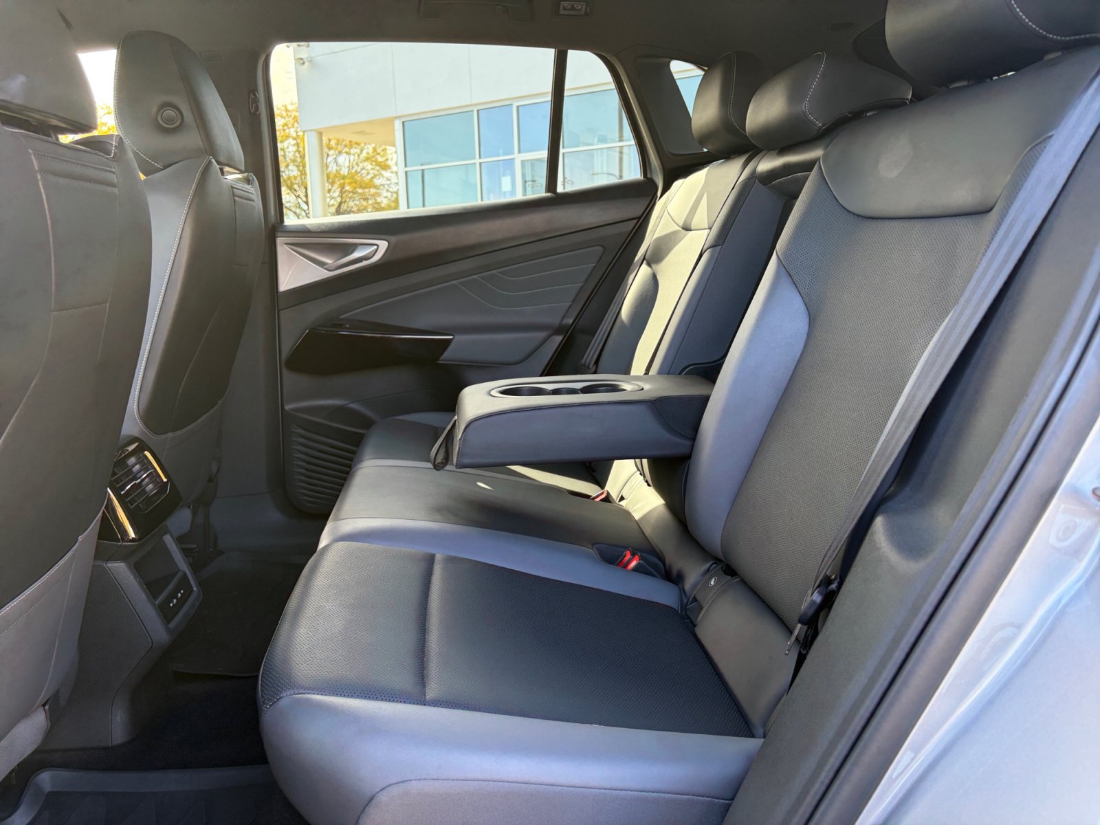 Used 2023 Volkswagen ID.4 Pro S AWD/4WD image 17
