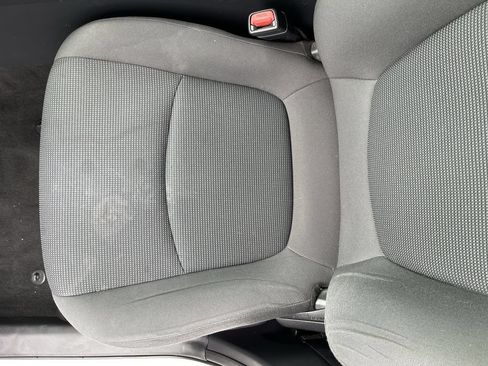 Used 2019 Toyota RAV4 LE w/ Carpet Mat Package AWD/4WD image 20