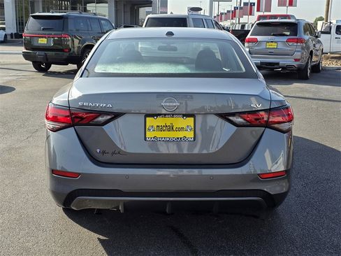 Used 2024 Nissan Sentra SV image 5
