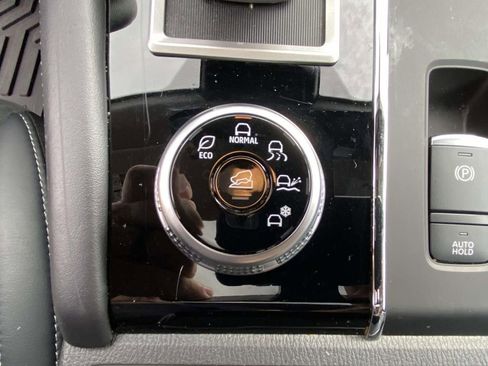 Used 2023 Mitsubishi Outlander SE Black Edition image 21