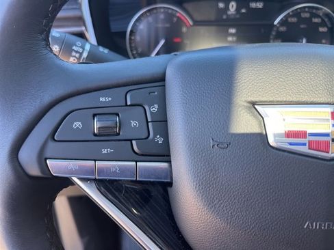 Used 2025 Cadillac XT6 Premium Luxury image 19