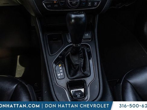 Used 2019 Jeep Cherokee Latitude Plus FWD image 6