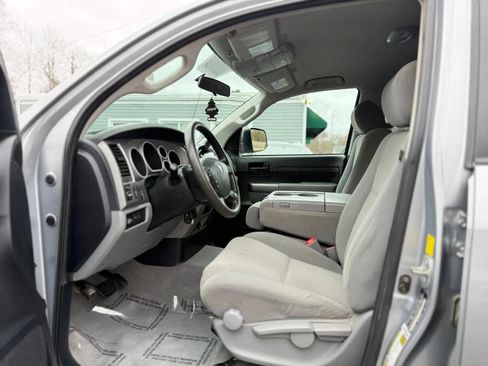 Used 2011 Toyota Tundra 4x4 Double Cab w/ Tow Pkg image 8