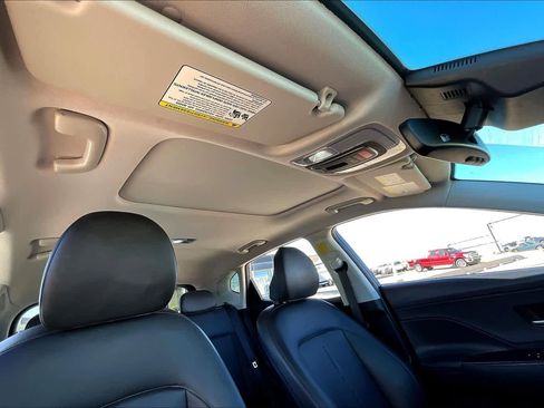 Used 2024 Hyundai Kona Limited image 12