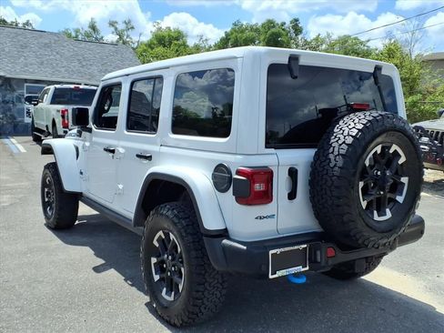 Used 2024 Jeep Wrangler Unlimited Rubicon 4xe image 5