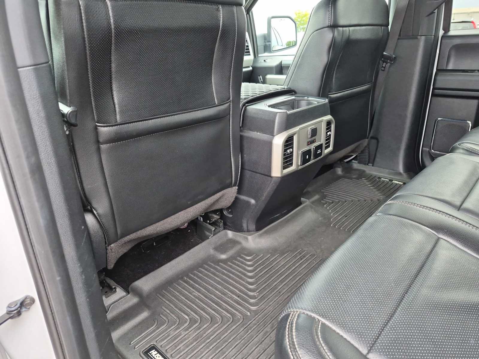 Used 2017 Ford F150 Lariat w/ Equipment Group 502A Luxury AWD/4WD image 18