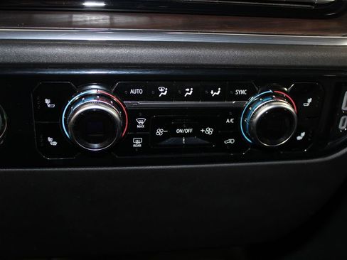 Used 2024 GMC Sierra 1500 SLT image 44