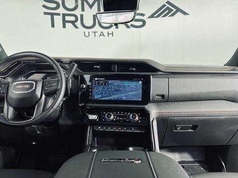 Used 2025 GMC Sierra 2500 AT4 w/ AT4 Premium Plus Package image 32