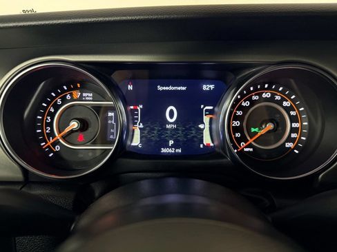 Used 2023 Jeep Gladiator Sport AWD/4WD image 15