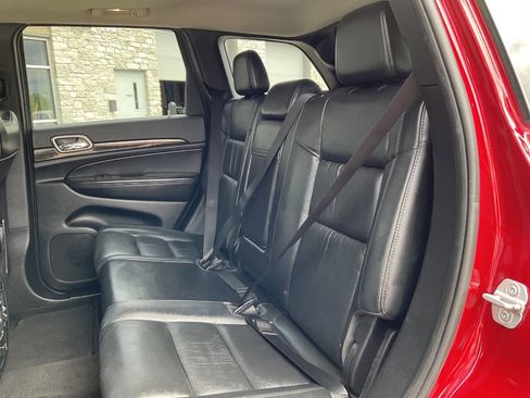 Used 2012 Jeep Grand Cherokee Laredo AWD/4WD image 25