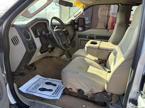 Used 2008 Ford F250 FX4 image 9