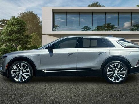 Certified 2025 Cadillac Lyriq Luxury w/ LPO, Floor Liner Package AWD/4WD image 7