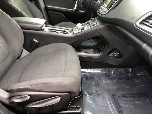 Used 2016 Chrysler 200 Limited FWD image 22