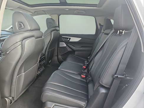 Used 2026 Acura MDX w/ Technology Package FWD image 12