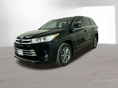 Used 2018 Toyota Highlander SE