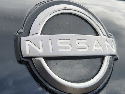 Used 2023 Nissan Rogue S image 29