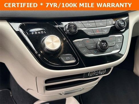 Certified 2024 Chrysler Pacifica Touring-L image 25