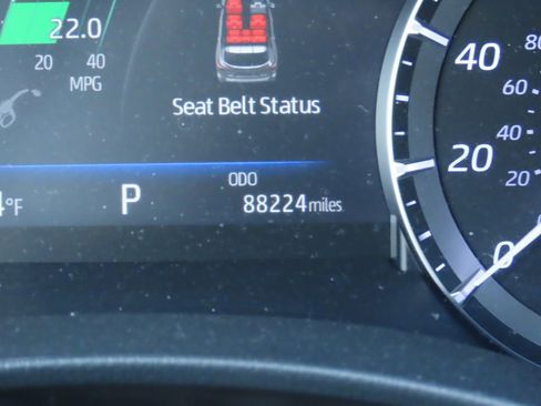 Used 2020 Toyota Highlander Limited image 20