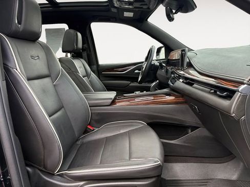 Certified 2024 Cadillac Escalade Premium Luxury w/ LPO, Floor Liner Package AWD/4WD image 15