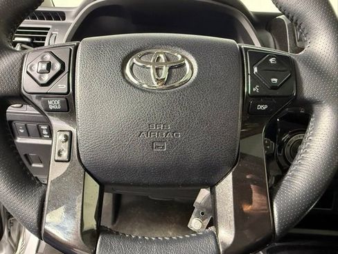 Used 2019 Toyota 4Runner TRD Off-Road Premium AWD/4WD image 17