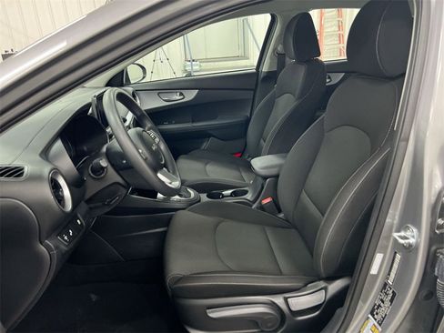 Used 2024 Kia Forte LXS w/ LXS Technology Package image 19