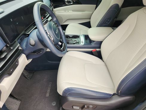 Used 2025 Kia Carnival SX Prestige FWD image 16