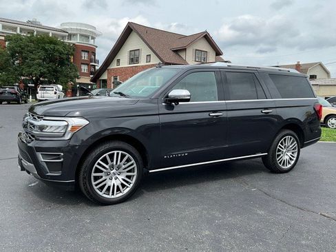 Used 2022 Ford Expedition Max Platinum AWD/4WD image 3