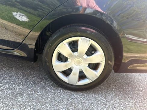 Used 2013 Toyota Corolla LE FWD image 32