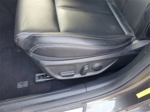 Used 2022 Genesis G70 2.0T image 13