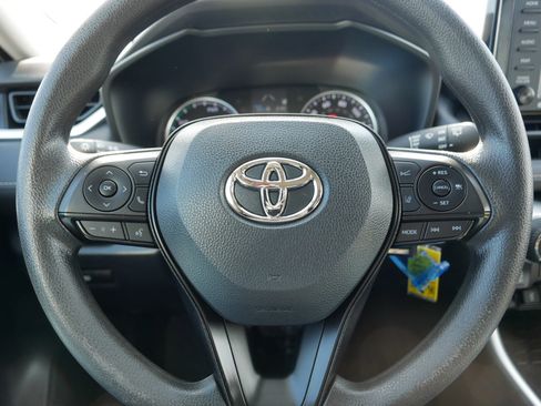 Used 2022 Toyota RAV4 LE image 25