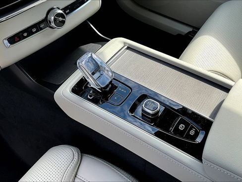 New 2026 Volvo XC90 B6 Ultra w/ Protection Package Premier image 20