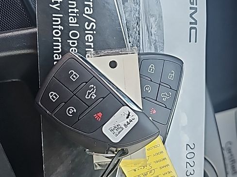 Used 2023 GMC Sierra 1500 Elevation image 24