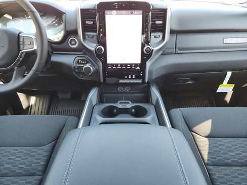 New 2025 RAM 1500 Big Horn AWD/4WD image 15