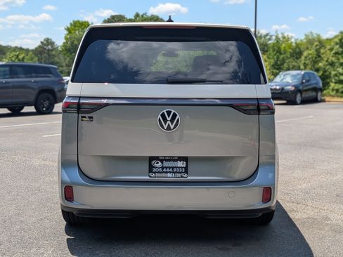 Used 2025 Volkswagen ID. Buzz Pro S Plus RWD image 8