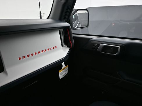 New 2025 Ford Bronco Heritage Edition AWD/4WD image 9