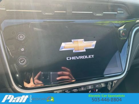Used 2022 Chevrolet Bolt EUV LT w/ Convenience Package image 26