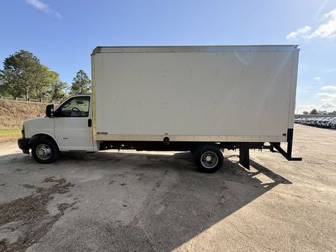 New 2024 Chevrolet Express 3500 w/ Power Convenience Package RWD image 2