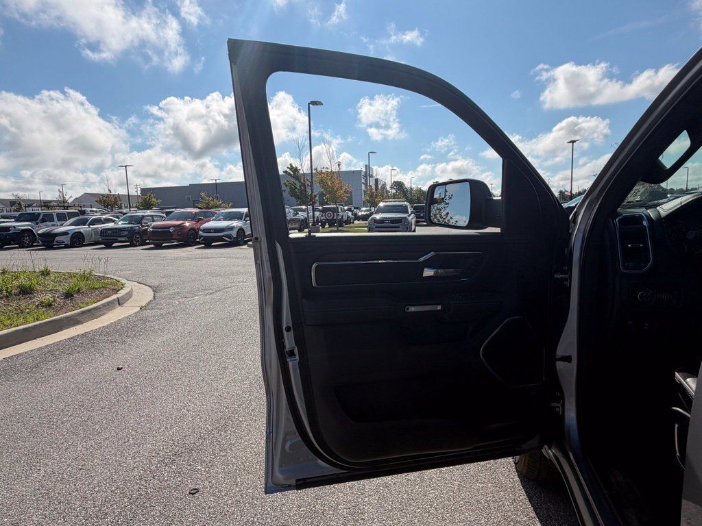 Used 2025 RAM 1500 Laramie w/ Sport Appearance Package AWD/4WD image 54