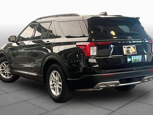 Used 2025 Ford Explorer Active w/ Active Comfort Package RWD image 11