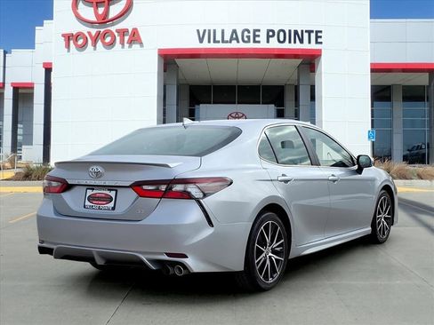 Certified 2023 Toyota Camry SE image 5
