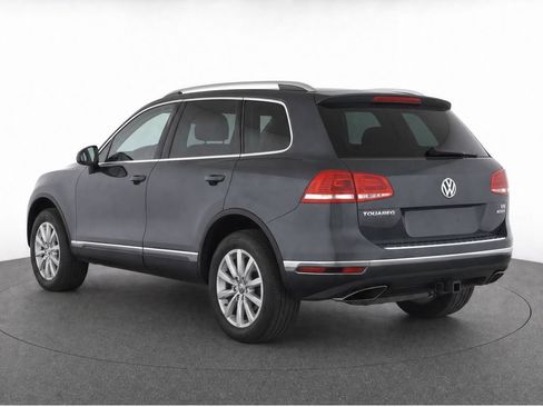 Used 2016 Volkswagen Touareg Sport AWD/4WD image 4