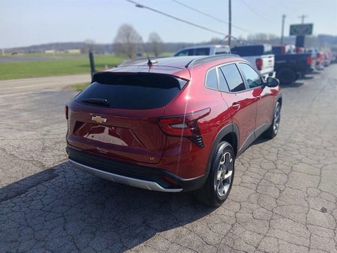 Used 2025 Chevrolet Trax LT w/ Driver Confidence Package image 7