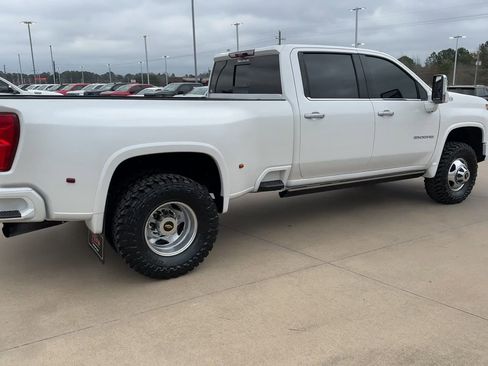 Used 2023 Chevrolet Silverado 3500 High Country image 9