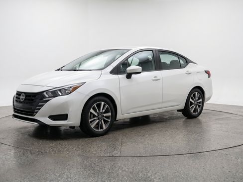 Used 2025 Nissan Versa SV FWD image 3