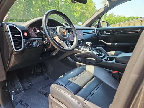 Used 2021 Porsche Cayenne AWD/4WD image 4
