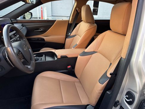 Certified 2024 Lexus ES 350 w/ Premium Package image 20