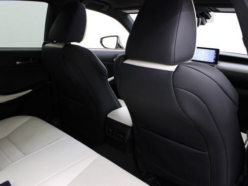 Used 2022 Lexus IS 350 F Sport RWD image 22