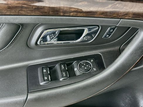 Used 2017 Ford Taurus Limited w/ Driver Assist Package FWD image 15